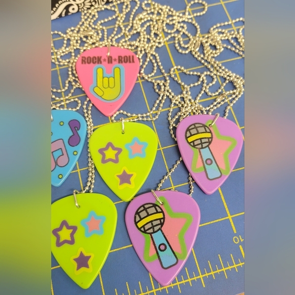 Bundle of 15 Rock 'n' Roll 2" X 1.5" Guitar Pick 26" Ball Chain Necklaces - Picture 3 of 3
